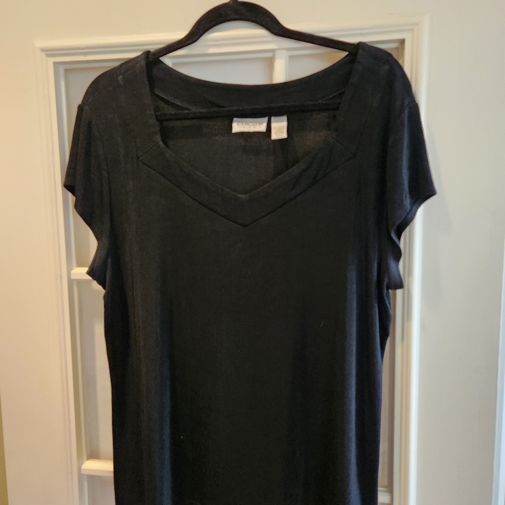Chico's Travelers Black V-Neck Top